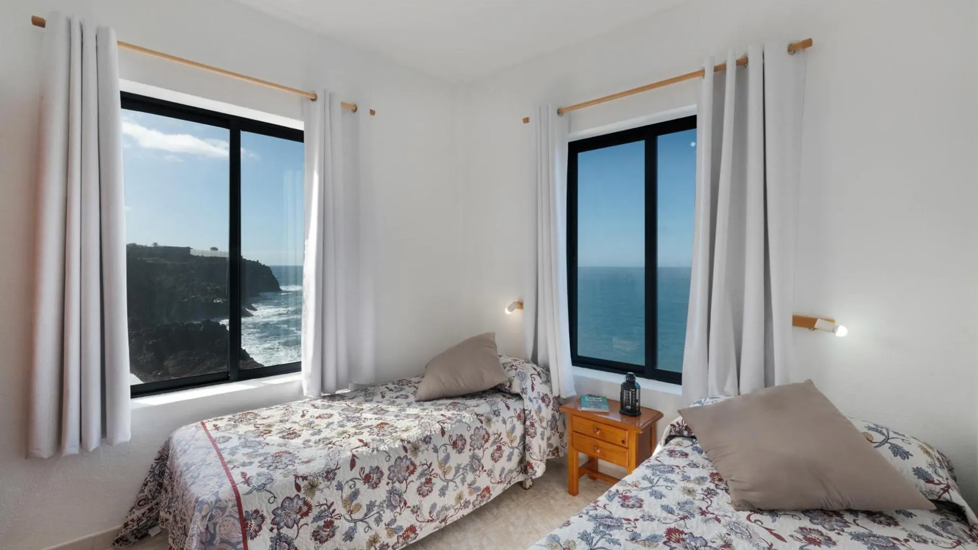 La Bayana Apartments - 5 Puerto De Naos 0*,  スペイン